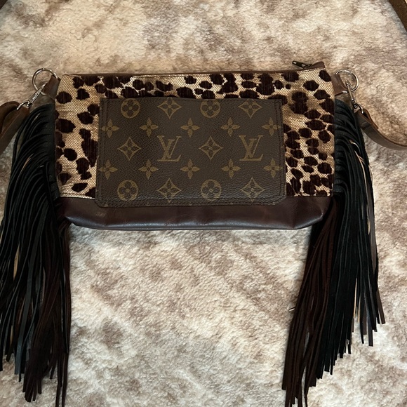 This is a handmade purse I bought at a Trades Day. - Picture 2 of 6